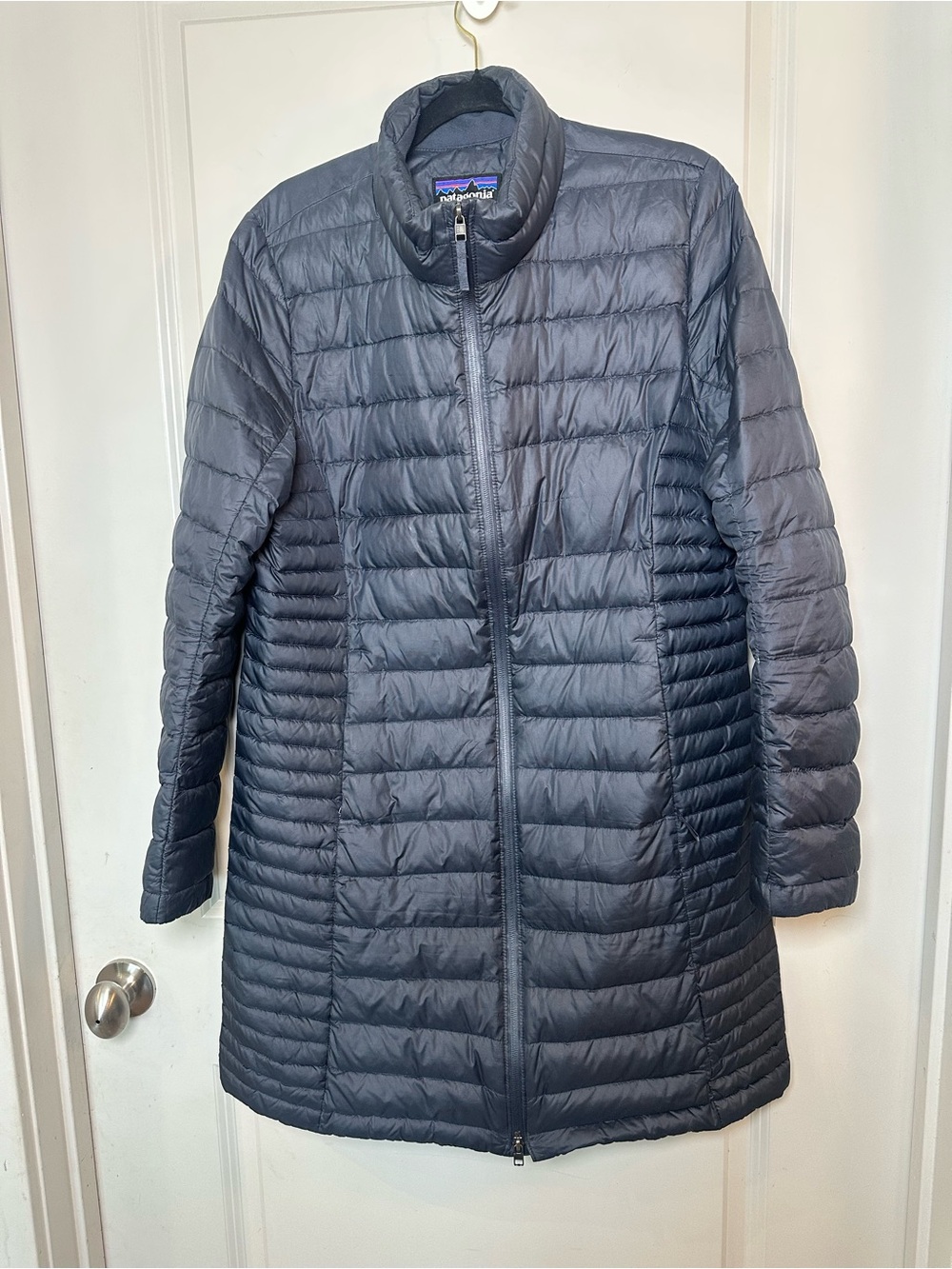 PATAGONIA Down Filled Quilted Ling Line Black Parks with FLAWS, Large